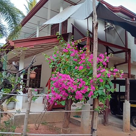 Yaluwa Tourist Rest & Cooking Class อนุราธปุระ ภายนอก รูปภาพ