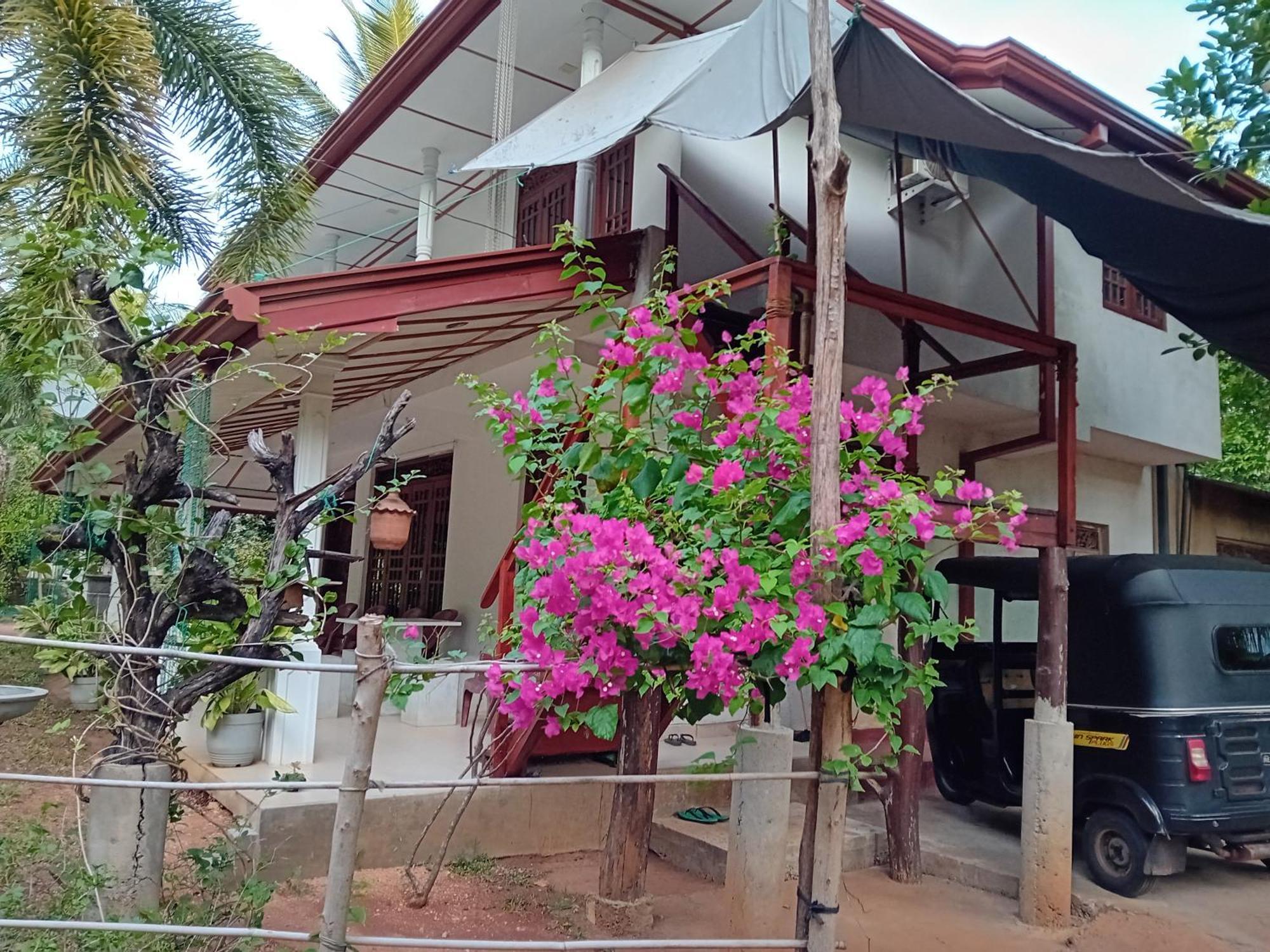Yaluwa Tourist Rest & Cooking Class อนุราธปุระ ภายนอก รูปภาพ